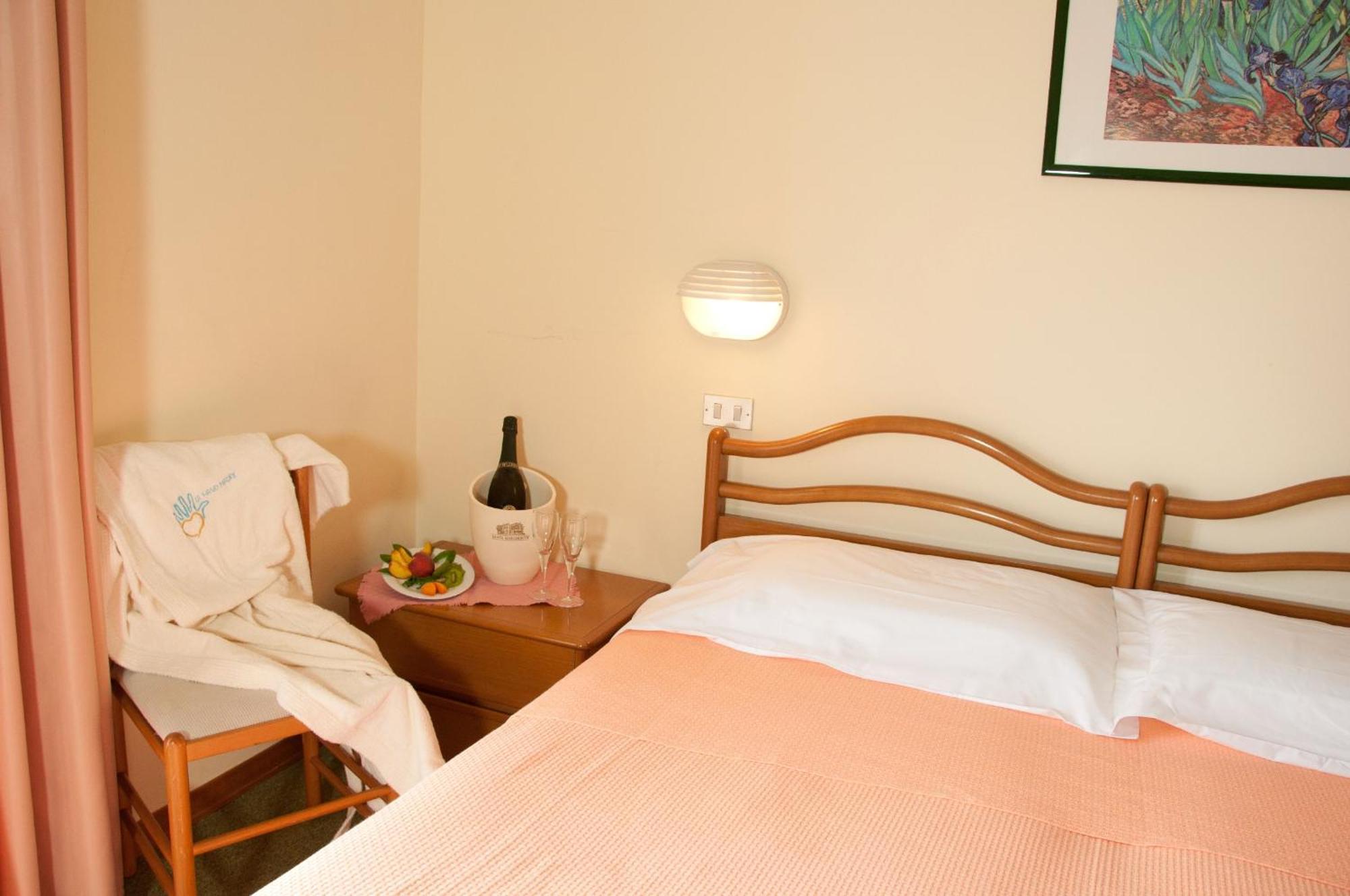 Hotel Villa Ricci & Benessere 끼안챠노테르메 외부 사진